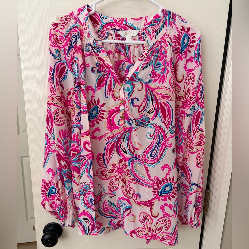 Like New ~ Lilly Pulitzer Elsa Silk Top, Size Meduim - Picture 3 of 6